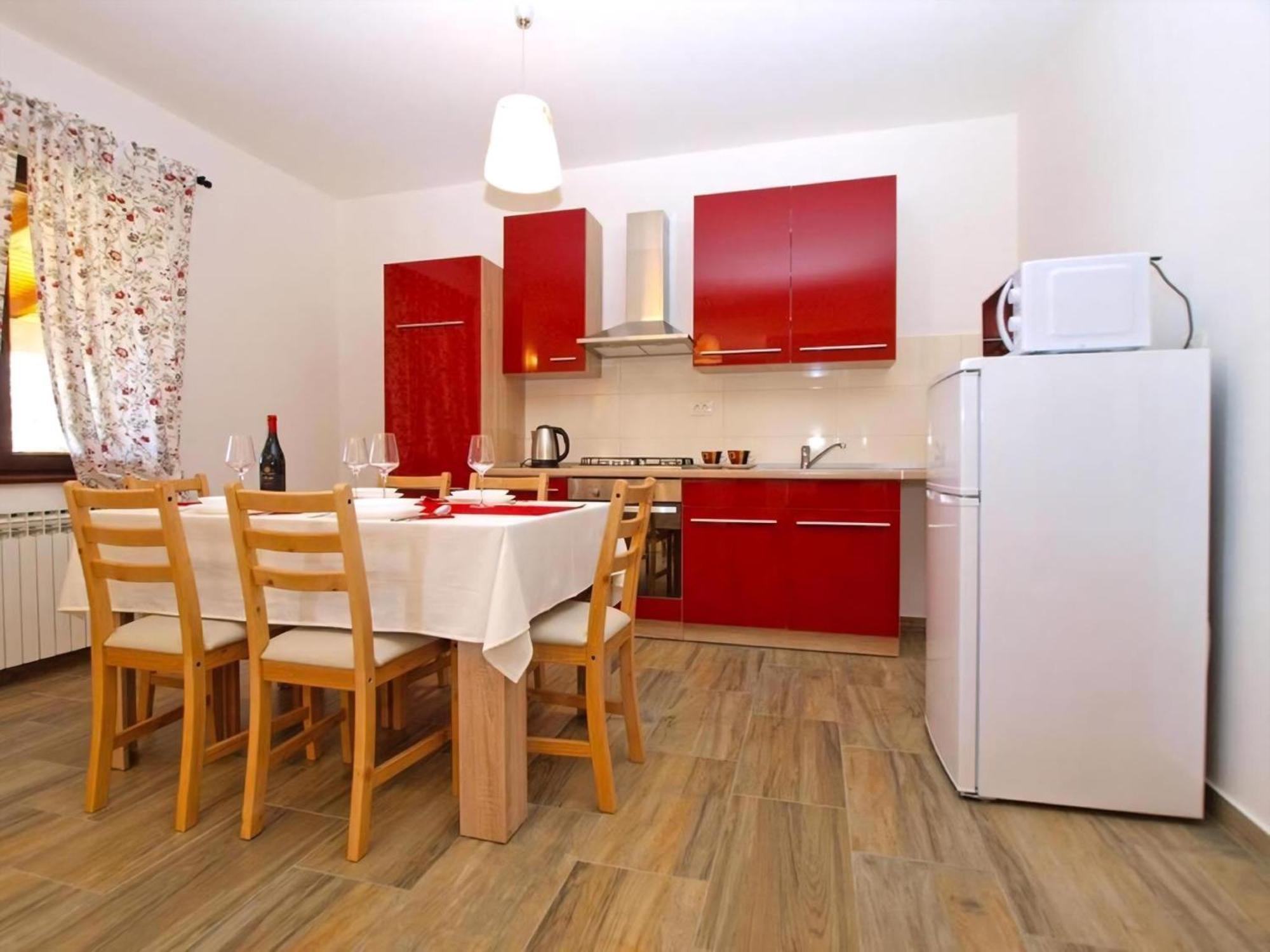 Neue In Loborika Mit Grosser Terrasse Apartman Pula