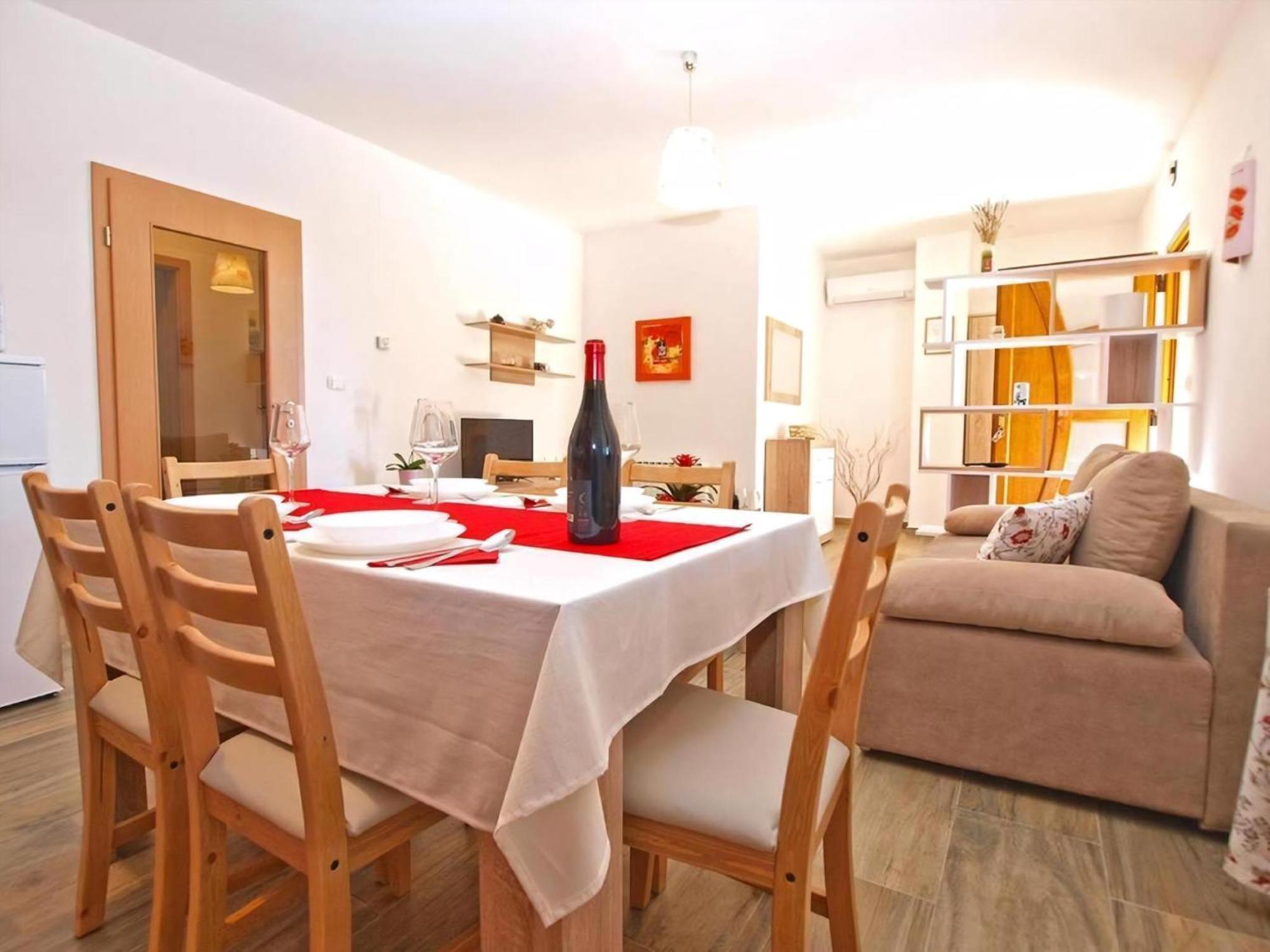 Neue In Loborika Mit Grosser Terrasse Apartman