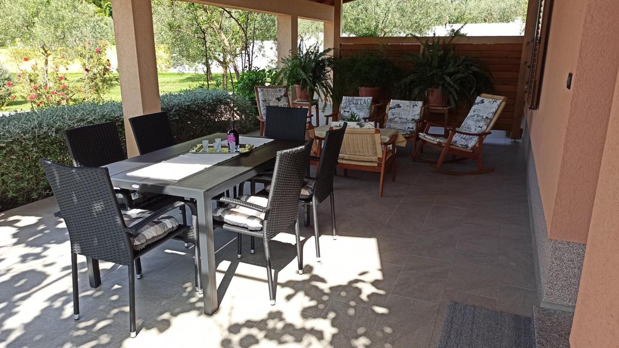 Neue In Loborika Mit Grosser Terrasse Apartman