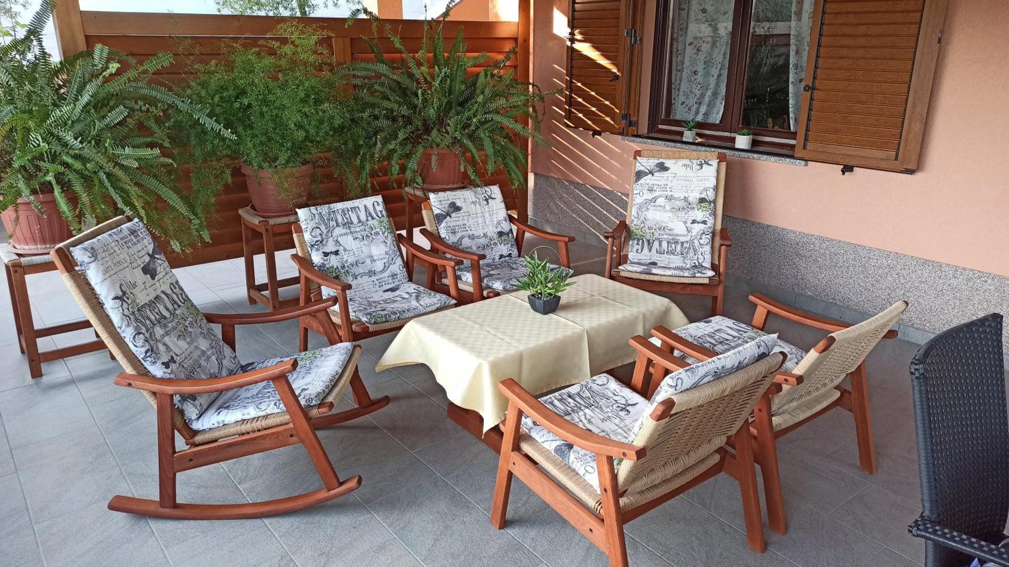 Neue In Loborika Mit Grosser Terrasse Apartman Pula