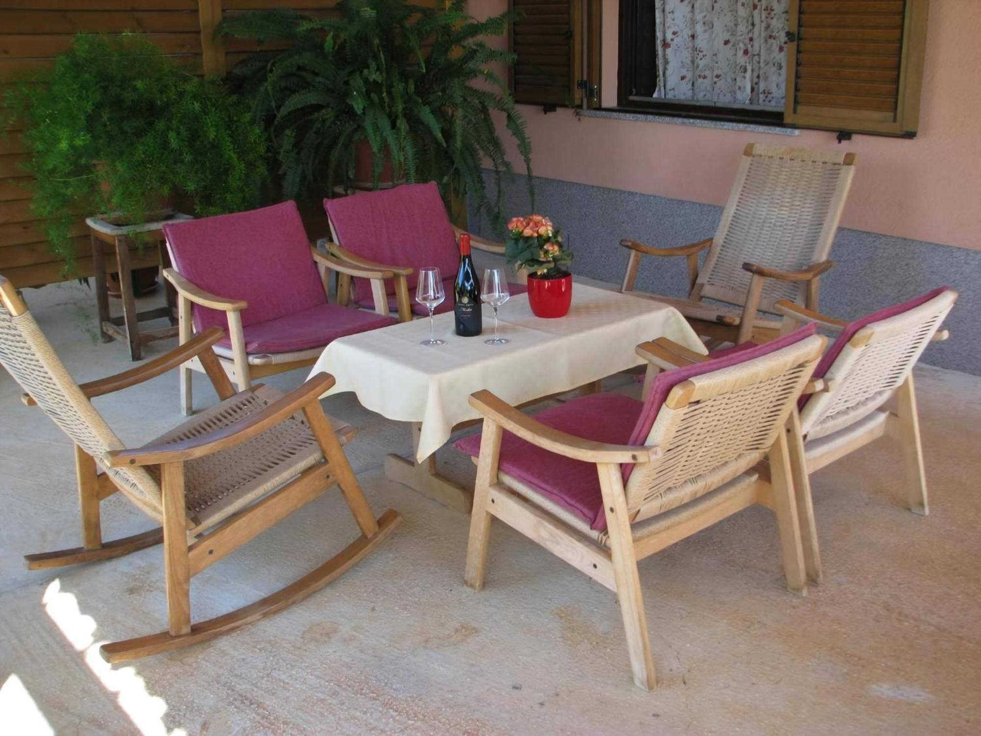 Neue In Loborika Mit Grosser Terrasse Pula